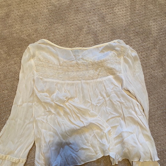 Cream/off white top with pretty details - Picture 4 of 5